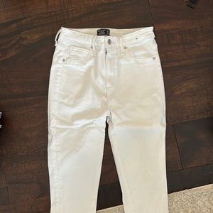 Abercrombie & Fitch white skinny jeans